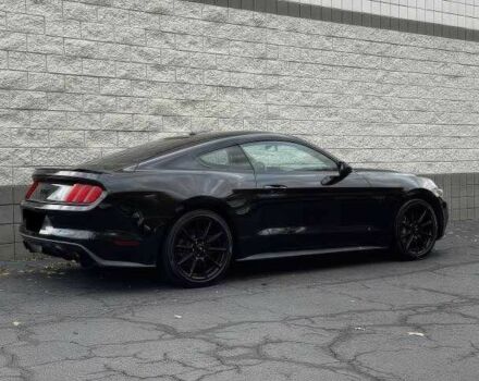 Черный Форд Мустанг, объемом двигателя 5 л и пробегом 98 тыс. км за 11000 $, фото 3 на Automoto.ua