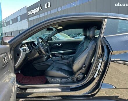 Чорний Форд Мустанг, об'ємом двигуна 2.3 л та пробігом 126 тис. км за 15690 $, фото 25 на Automoto.ua