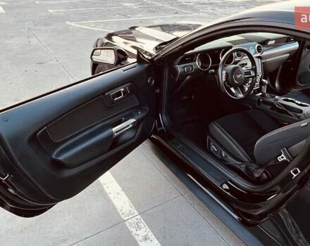 Чорний Форд Мустанг, об'ємом двигуна 2.26 л та пробігом 71 тис. км за 18500 $, фото 24 на Automoto.ua