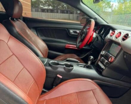 Черный Форд Мустанг, объемом двигателя 2.3 л и пробегом 63 тыс. км за 12300 $, фото 9 на Automoto.ua