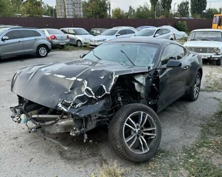 Черный Форд Мустанг, объемом двигателя 2.26 л и пробегом 130 тыс. км за 7000 $, фото 3 на Automoto.ua