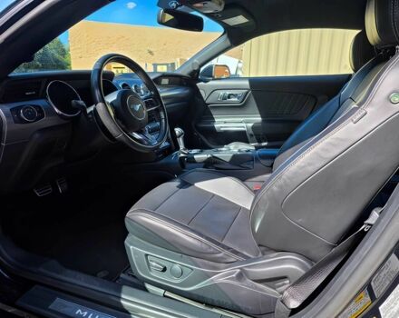 Чорний Форд Мустанг, об'ємом двигуна 2.3 л та пробігом 61 тис. км за 8900 $, фото 8 на Automoto.ua