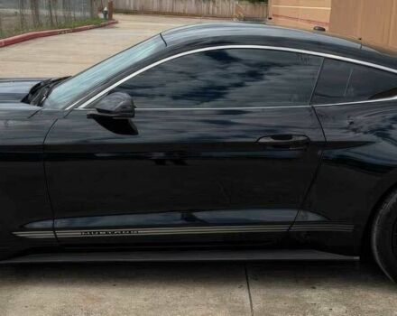 Черный Форд Мустанг, объемом двигателя 2.3 л и пробегом 63 тыс. км за 12300 $, фото 3 на Automoto.ua