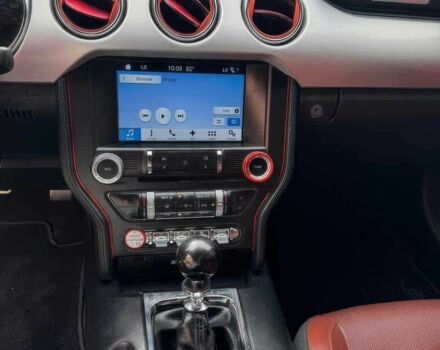 Черный Форд Мустанг, объемом двигателя 2.3 л и пробегом 63 тыс. км за 12300 $, фото 10 на Automoto.ua