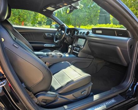 Чорний Форд Мустанг, об'ємом двигуна 2.3 л та пробігом 61 тис. км за 8900 $, фото 12 на Automoto.ua