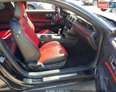 Черный Форд Мустанг, объемом двигателя 2.3 л и пробегом 120 тыс. км за 5300 $, фото 3 на Automoto.ua