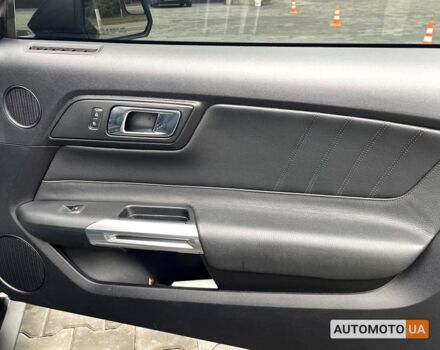 Черный Форд Мустанг, объемом двигателя 2.3 л и пробегом 70 тыс. км за 19500 $, фото 6 на Automoto.ua