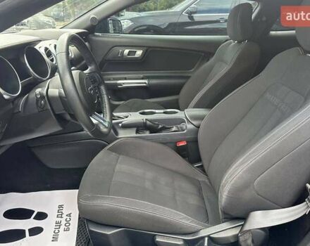 Черный Форд Мустанг, объемом двигателя 2.26 л и пробегом 65 тыс. км за 24800 $, фото 10 на Automoto.ua