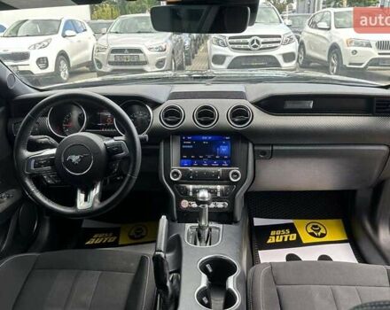 Черный Форд Мустанг, объемом двигателя 2.26 л и пробегом 65 тыс. км за 24800 $, фото 17 на Automoto.ua