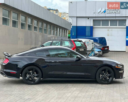 Черный Форд Мустанг, объемом двигателя 2.3 л и пробегом 22 тыс. км за 28990 $, фото 3 на Automoto.ua