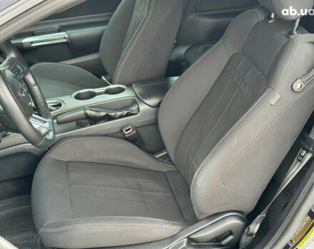 Черный Форд Мустанг, объемом двигателя 2.3 л и пробегом 22 тыс. км за 28940 $, фото 13 на Automoto.ua