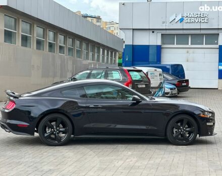 Черный Форд Мустанг, объемом двигателя 2.3 л и пробегом 22 тыс. км за 28940 $, фото 3 на Automoto.ua