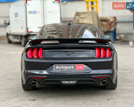 Черный Форд Мустанг, объемом двигателя 2.3 л и пробегом 22 тыс. км за 28990 $, фото 5 на Automoto.ua