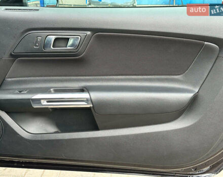 Черный Форд Мустанг, объемом двигателя 2.3 л и пробегом 22 тыс. км за 28990 $, фото 18 на Automoto.ua