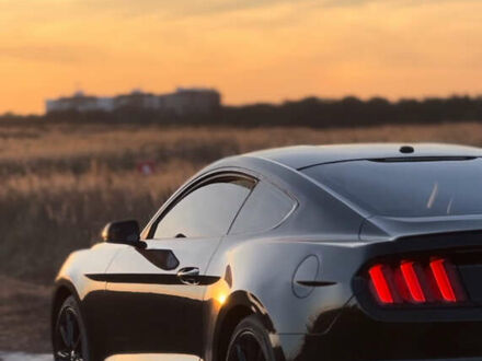 Форд Мустанг 2015 в Киеве на Automoto.ua Черный Форд Мустанг, объемом двигателя 2.26 л и пробегом 141 тыс. км за 15900 $, фото 1 на Automoto.ua