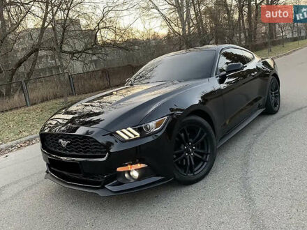 Черный Форд Мустанг, объемом двигателя 2.26 л и пробегом 180 тыс. км за 12000 $, фото 1 на Automoto.ua