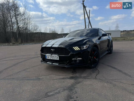 Черный Форд Мустанг, объемом двигателя 2.26 л и пробегом 145 тыс. км за 16000 $, фото 1 на Automoto.ua