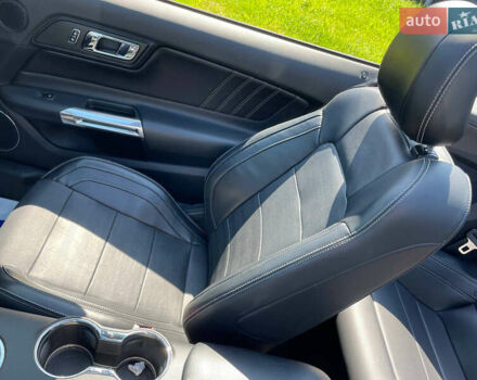 Красный Форд Мустанг, объемом двигателя 2.3 л и пробегом 235 тыс. км за 16900 $, фото 80 на Automoto.ua