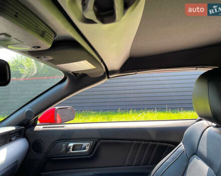 Красный Форд Мустанг, объемом двигателя 2.3 л и пробегом 235 тыс. км за 16900 $, фото 84 на Automoto.ua