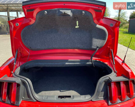 Красный Форд Мустанг, объемом двигателя 2.3 л и пробегом 235 тыс. км за 16900 $, фото 37 на Automoto.ua