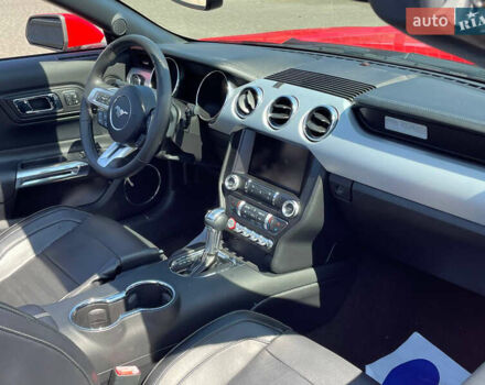 Красный Форд Мустанг, объемом двигателя 2.3 л и пробегом 235 тыс. км за 16900 $, фото 67 на Automoto.ua