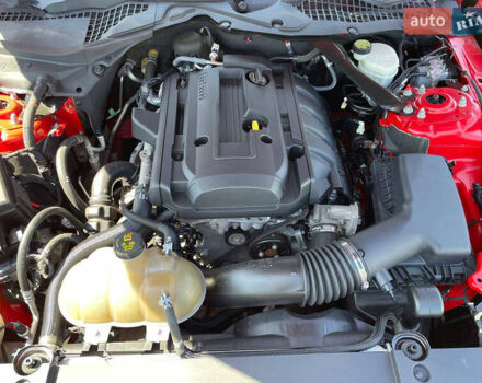 Красный Форд Мустанг, объемом двигателя 2.3 л и пробегом 235 тыс. км за 16900 $, фото 53 на Automoto.ua