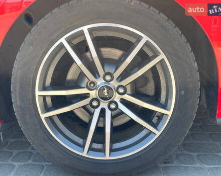 Красный Форд Мустанг, объемом двигателя 2.3 л и пробегом 235 тыс. км за 16900 $, фото 98 на Automoto.ua