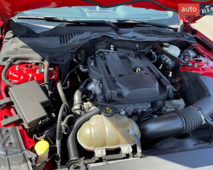 Красный Форд Мустанг, объемом двигателя 2.3 л и пробегом 235 тыс. км за 16900 $, фото 51 на Automoto.ua