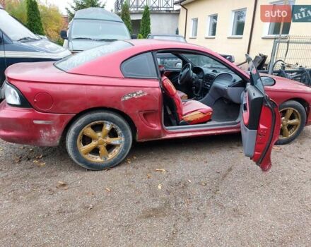 Красный Форд Мустанг, объемом двигателя 3.8 л и пробегом 120 тыс. км за 2450 $, фото 3 на Automoto.ua