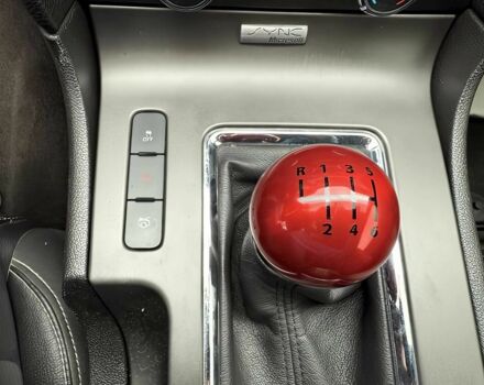 Красный Форд Мустанг, объемом двигателя 5 л и пробегом 87 тыс. км за 6200 $, фото 8 на Automoto.ua