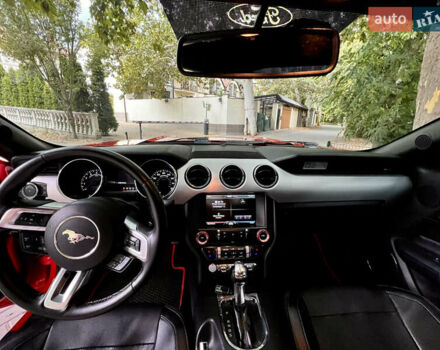 Красный Форд Мустанг, объемом двигателя 2.3 л и пробегом 175 тыс. км за 17500 $, фото 43 на Automoto.ua