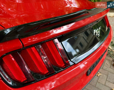 Красный Форд Мустанг, объемом двигателя 2.3 л и пробегом 175 тыс. км за 17500 $, фото 10 на Automoto.ua
