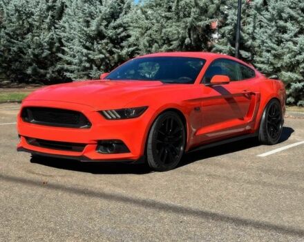 Красный Форд Мустанг, объемом двигателя 5 л и пробегом 80 тыс. км за 5900 $, фото 2 на Automoto.ua