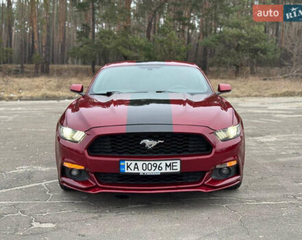 Красный Форд Мустанг, объемом двигателя 2.26 л и пробегом 170 тыс. км за 14500 $, фото 1 на Automoto.ua