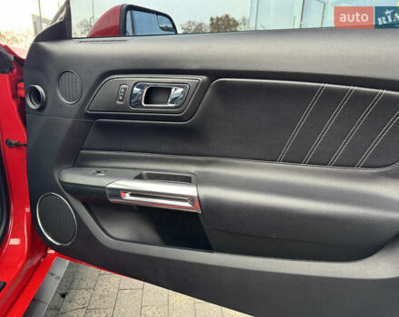 Красный Форд Мустанг, объемом двигателя 2.26 л и пробегом 169 тыс. км за 13900 $, фото 18 на Automoto.ua