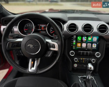 Красный Форд Мустанг, объемом двигателя 2.26 л и пробегом 170 тыс. км за 14500 $, фото 19 на Automoto.ua