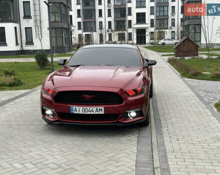 Красный Форд Мустанг, объемом двигателя 2.26 л и пробегом 119 тыс. км за 16400 $, фото 2 на Automoto.ua