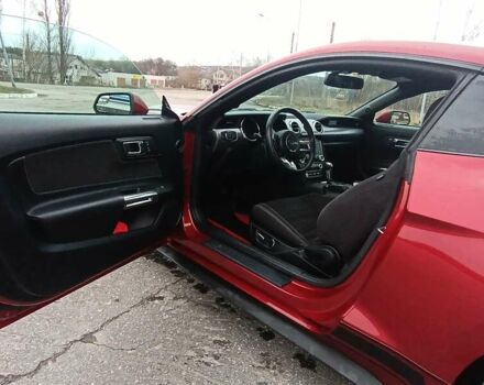 Красный Форд Мустанг, объемом двигателя 2.3 л и пробегом 63 тыс. км за 17500 $, фото 8 на Automoto.ua