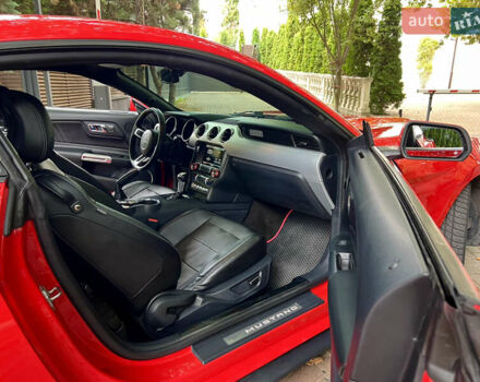Красный Форд Мустанг, объемом двигателя 2.3 л и пробегом 175 тыс. км за 17500 $, фото 7 на Automoto.ua