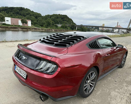 Красный Форд Мустанг, объемом двигателя 2.26 л и пробегом 152 тыс. км за 18856 $, фото 12 на Automoto.ua