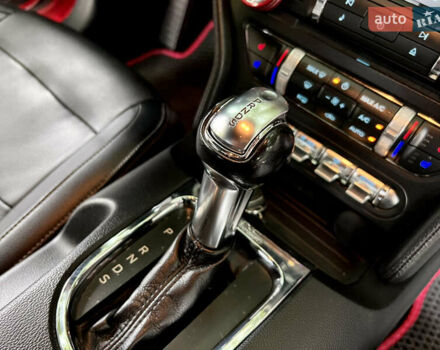 Красный Форд Мустанг, объемом двигателя 2.3 л и пробегом 175 тыс. км за 17500 $, фото 42 на Automoto.ua