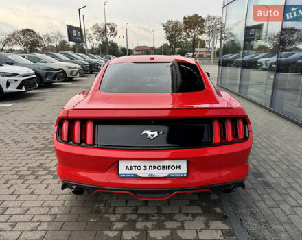 Красный Форд Мустанг, объемом двигателя 2.26 л и пробегом 169 тыс. км за 13900 $, фото 8 на Automoto.ua