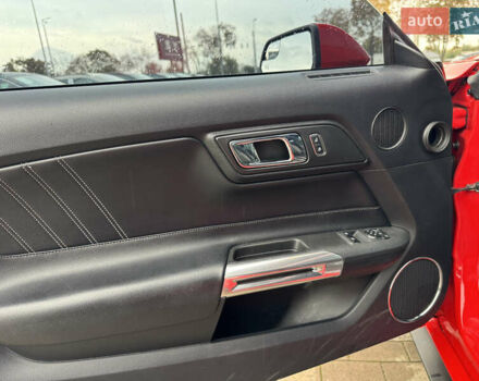 Красный Форд Мустанг, объемом двигателя 2.26 л и пробегом 169 тыс. км за 13900 $, фото 13 на Automoto.ua