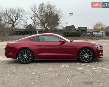 Красный Форд Мустанг, объемом двигателя 2.26 л и пробегом 170 тыс. км за 14500 $, фото 3 на Automoto.ua