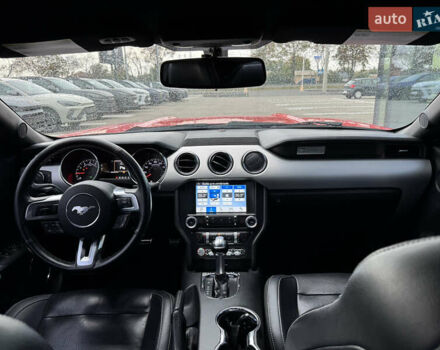 Красный Форд Мустанг, объемом двигателя 2.26 л и пробегом 169 тыс. км за 13900 $, фото 23 на Automoto.ua