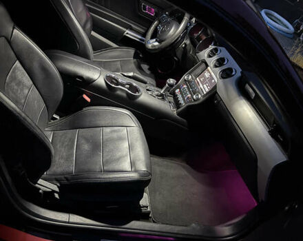 Красный Форд Мустанг, объемом двигателя 2.26 л и пробегом 152 тыс. км за 18856 $, фото 3 на Automoto.ua