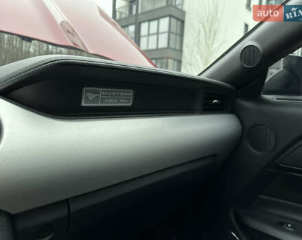 Красный Форд Мустанг, объемом двигателя 2.26 л и пробегом 119 тыс. км за 16400 $, фото 22 на Automoto.ua