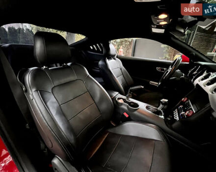 Красный Форд Мустанг, объемом двигателя 2.3 л и пробегом 175 тыс. км за 17500 $, фото 36 на Automoto.ua