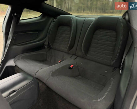 Красный Форд Мустанг, объемом двигателя 2.26 л и пробегом 170 тыс. км за 14500 $, фото 17 на Automoto.ua