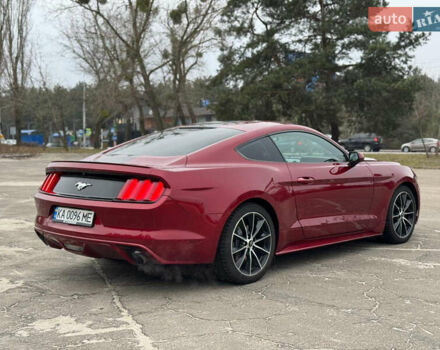 Красный Форд Мустанг, объемом двигателя 2.26 л и пробегом 170 тыс. км за 14500 $, фото 4 на Automoto.ua